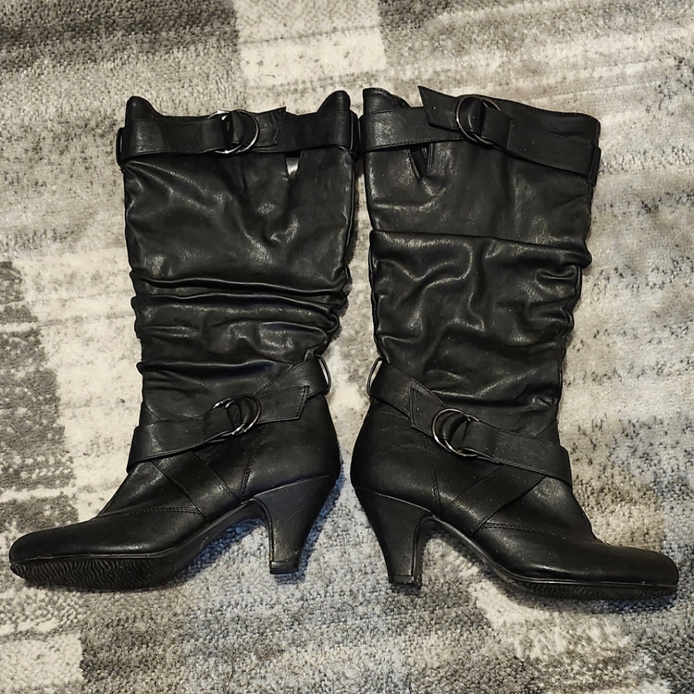 Boots - Picture 3 of 6